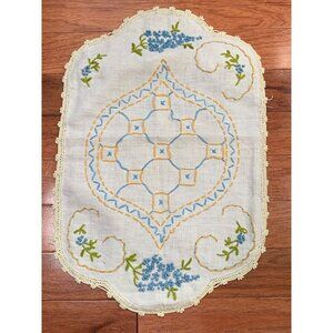Vintage Embroidered Linen Doily with Floral Design & Crochet Edging 10x16